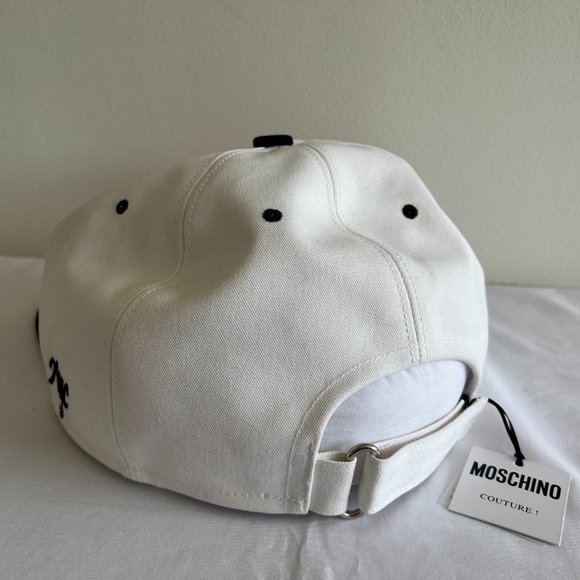 AW20 MOSCHINO Couture Jeremy Scott OVERSIZEDGIGANTIC MACRO SNAPBACK LOGO HAT NYC main image 7